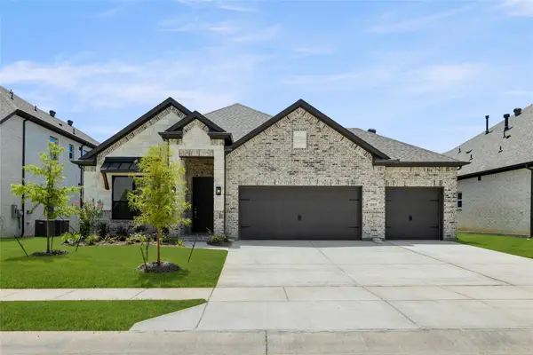 1015 Moss Grove Trail, Justin, TX 76247