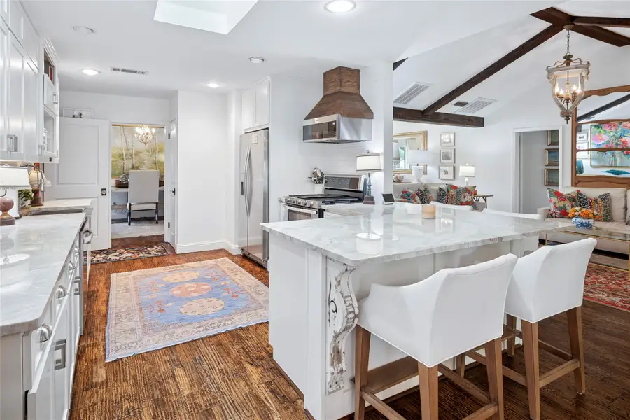 3314 Brookhaven Club Drive, Farmers Branch, TX 75234 - Image #3