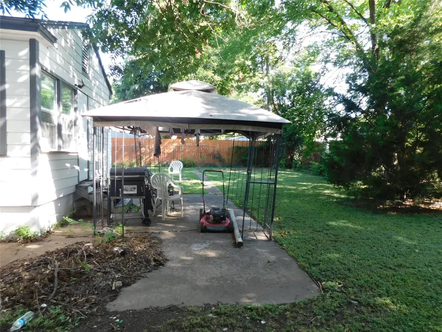 2616 Bowling Green Avenue, Dallas, TX 75216 - Image #3