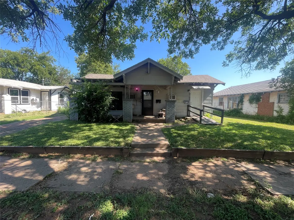2122 Avenue G, Wichita Falls, TX 76309 - Image #1