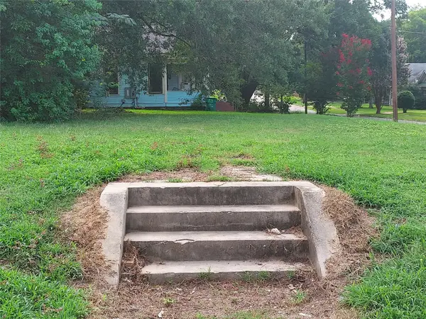 2029 Highland, Shreveport, LA 71104