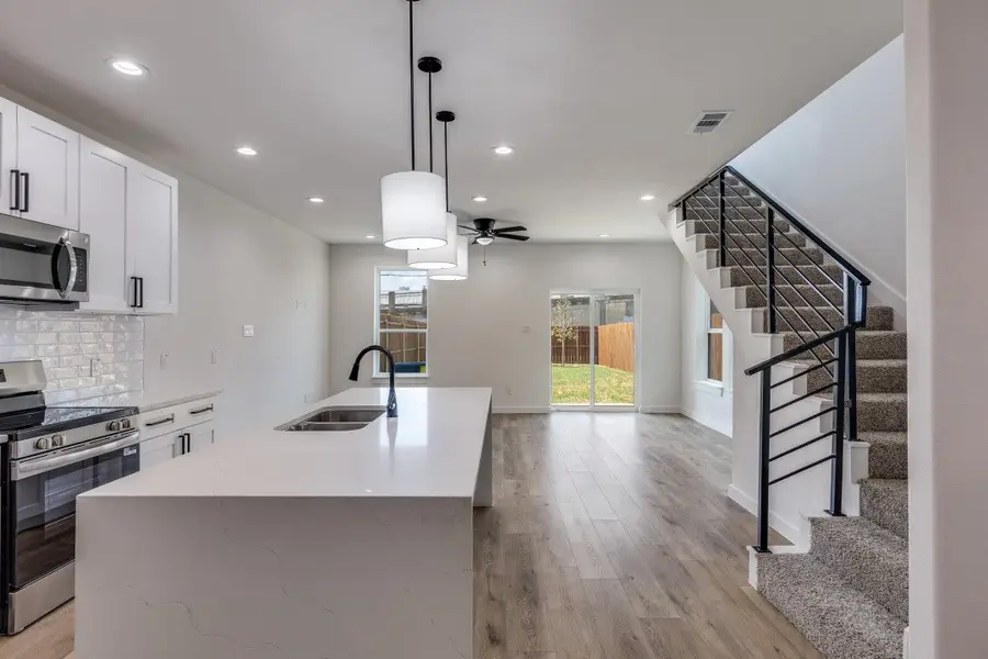 2427 Merlin Street, Dallas, TX 75215 - Image #3