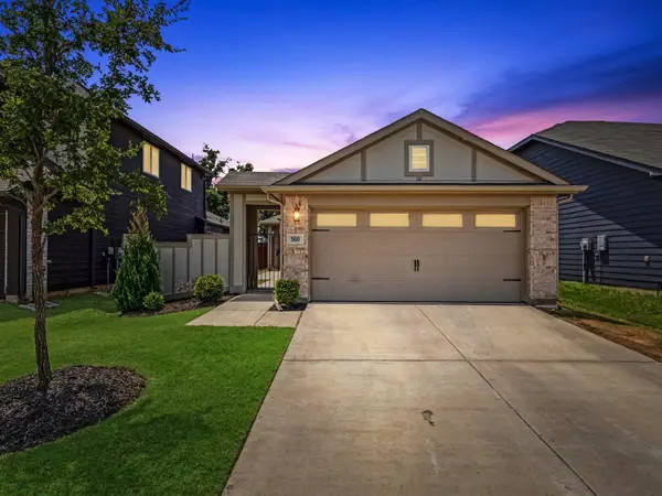 560 Val Verde Street, Aubrey, TX 76227