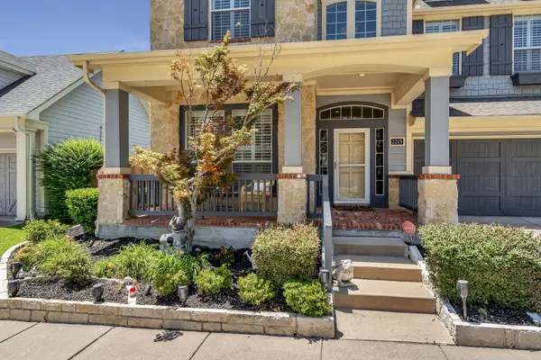 2215 Red Hawk Lane, Euless, TX 76039