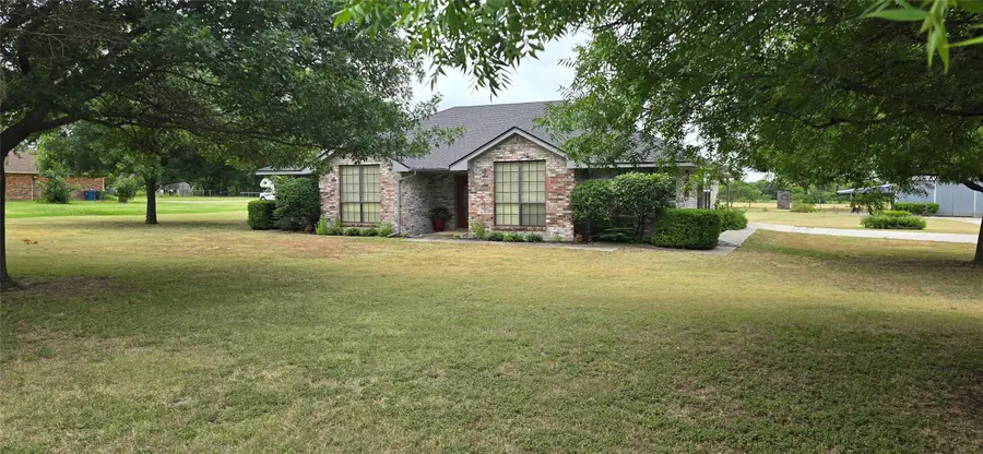 106 W Holt Street, Sanger, TX 76266 - Image #2