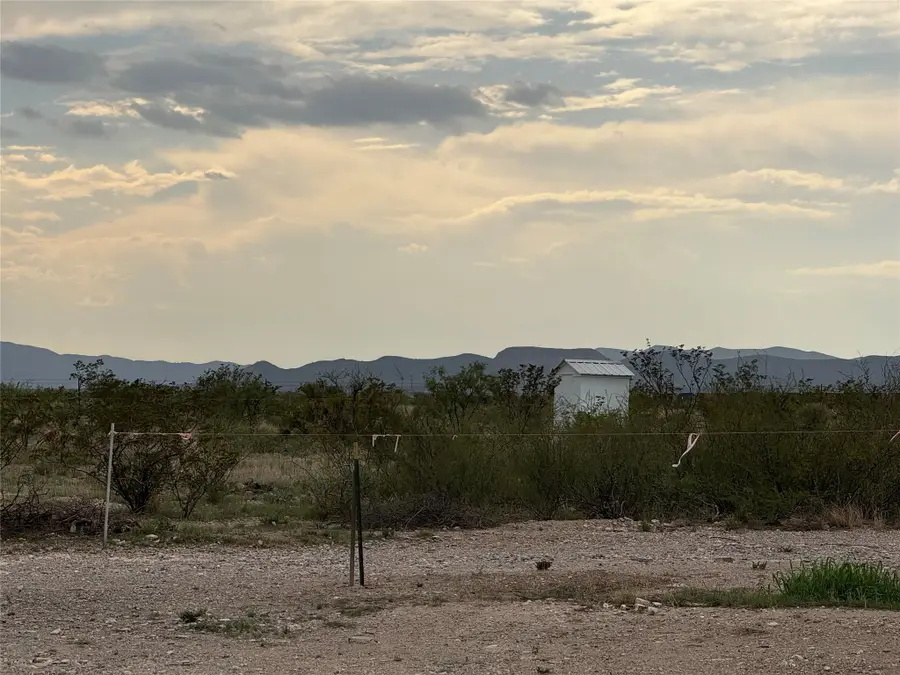 305 S Lee Street, Marathon, TX 79842 - Image #2