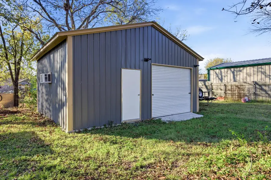 1004 Usher Street, Benbrook, TX 76126 - Image #2