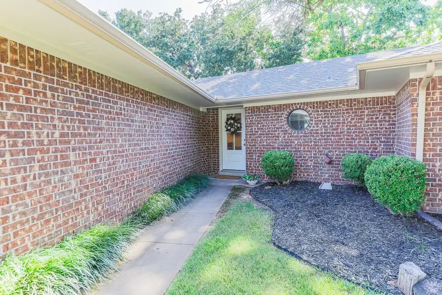 44 Haven Circle, Denison, TX 75020 - Image #2