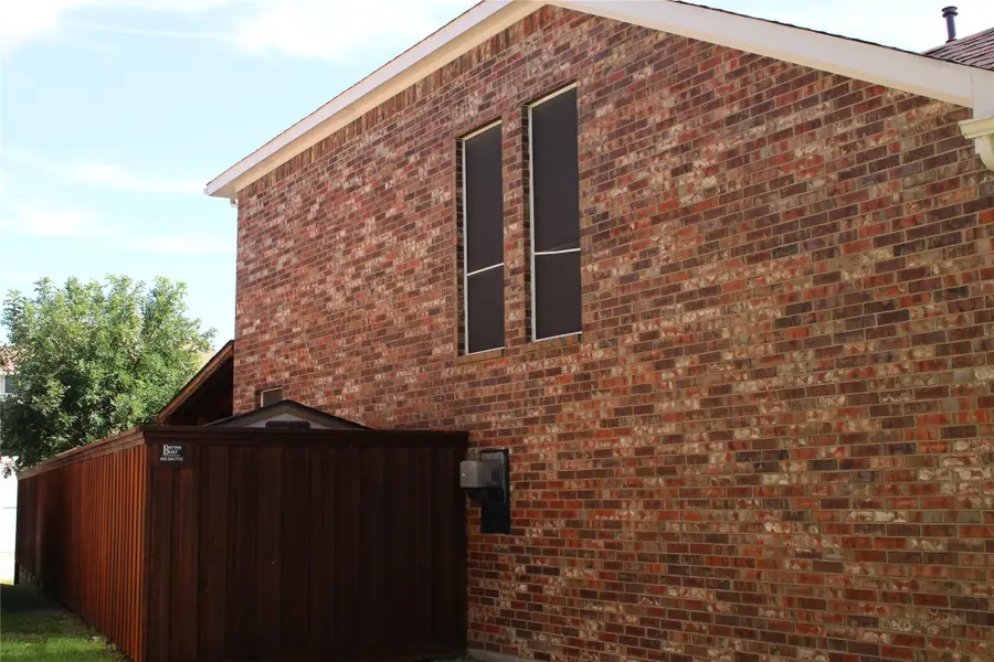8905 Lakepointe Avenue, Rowlett, TX 75088 - Image #2