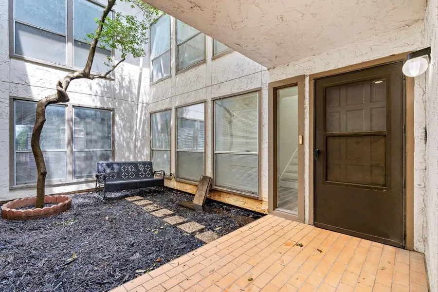 9835 Smokefeather Lane, Dallas, TX 75243 - Image #2