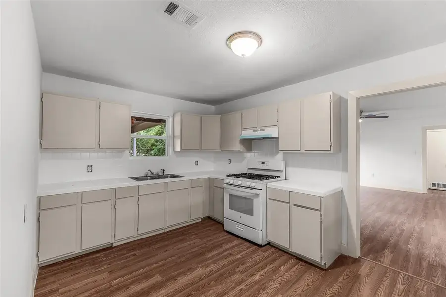 4504 Highland Lake Drive, Lake Worth, TX 76135 - Image #3