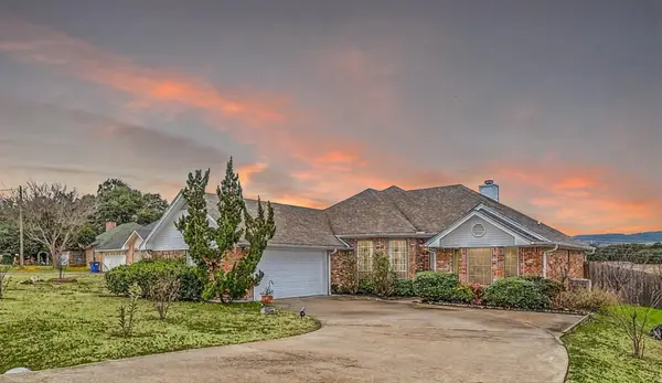 3905 Frisco Circle, Granbury, TX 76048