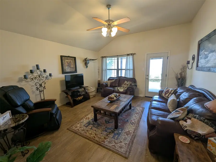 7228 Silver City Drive, Fort Worth, TX 76179 - Image #2