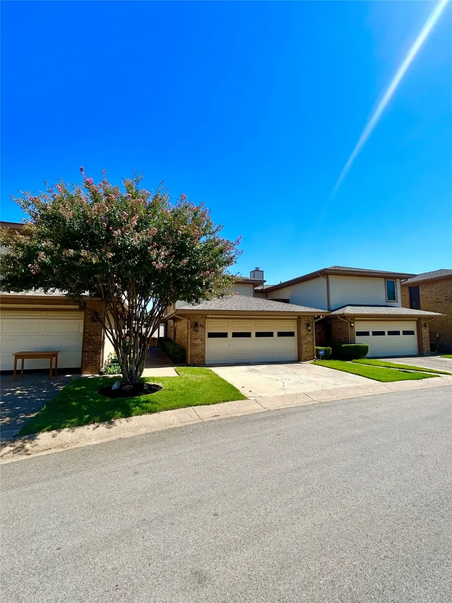 31 Morrow Drive, Bedford, TX 76021 - Image #2