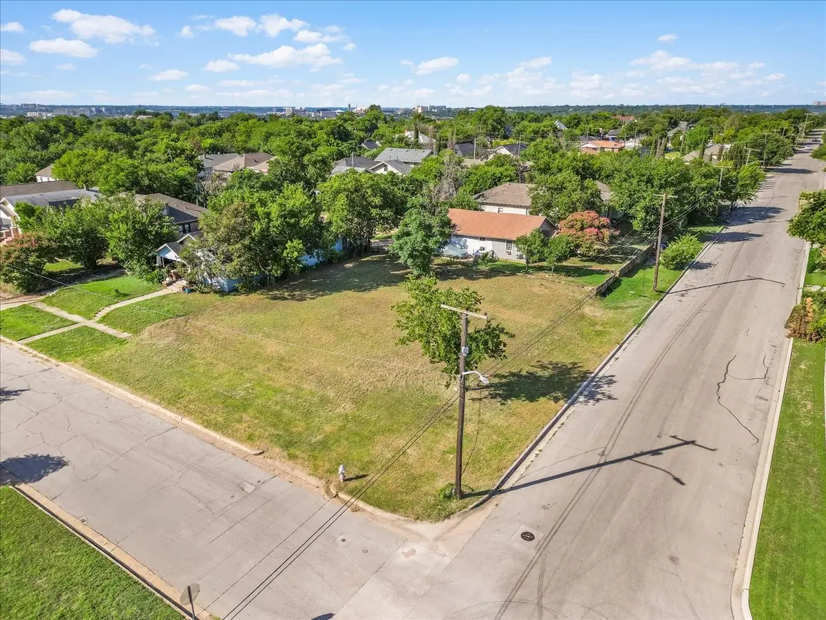 1623 Lagonda Avenue, Fort Worth, TX 76164 - Image #1