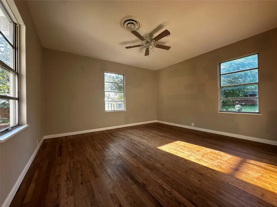 400 E Liberty Street, Pilot Point, TX 76258 - Image #2