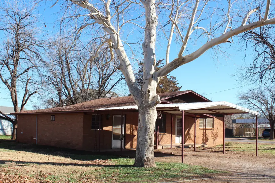 610 S 3rd Street, Knox City, TX 79529 - #2