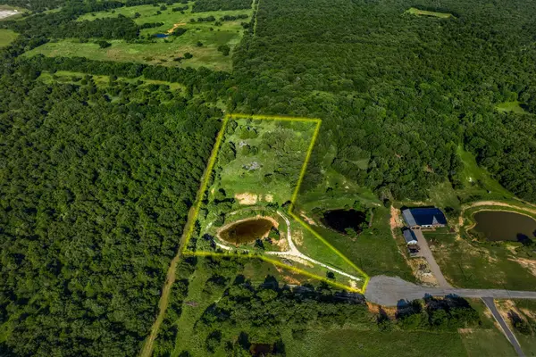 418 Pondview Lane, Nocona, TX 76255