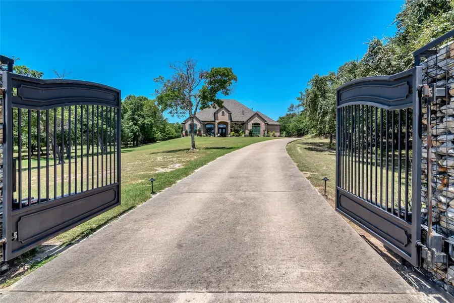 145 Ranch Creek Drive, Azle, TX 76020 - Image #2