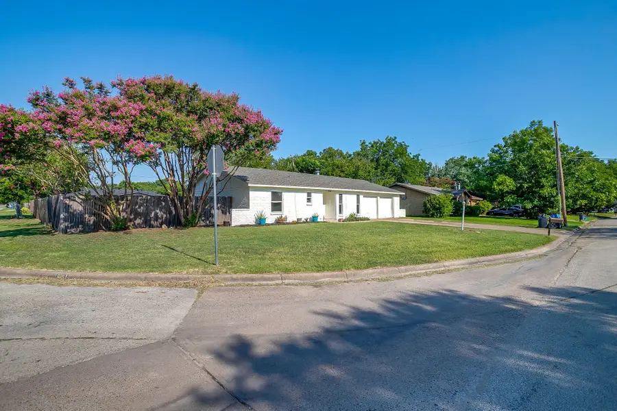 1132 John Reagan Street, Benbrook, TX 76126 - Image #2