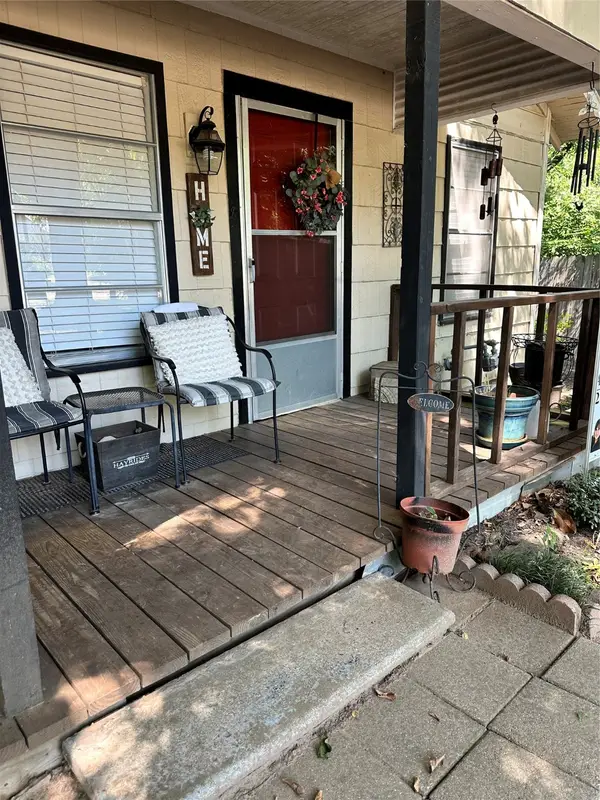 1033 N Johnson Street, Mineola, TX 75773