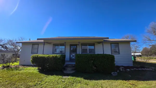 310 S Wickham Street, Alvord, TX 76225