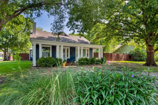 823 W Fischer Street, Sherman, TX 75092