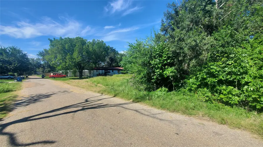 117 Osage Drive, Mabank, TX 75156 - Image #2