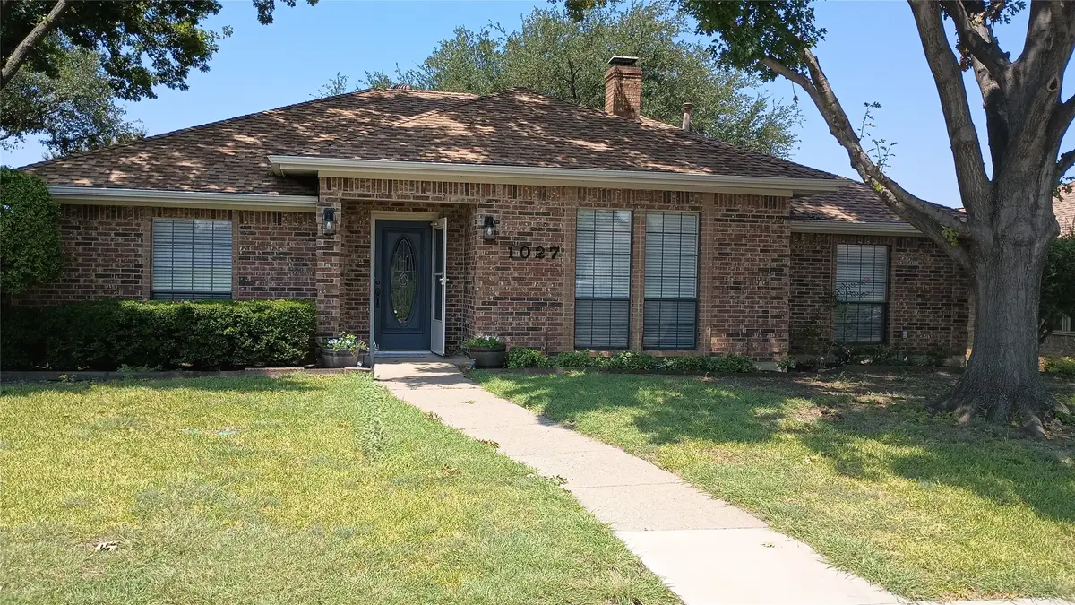 1027 Ridgeview Circle, Carrollton, TX 75007 - Image #1