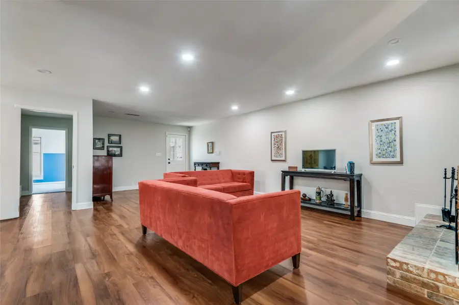 9818 Smokefeather Lane, Dallas, TX 75243 - Image #2