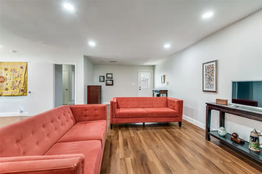 9818 Smokefeather Lane, Dallas, TX 75243 - Image #3