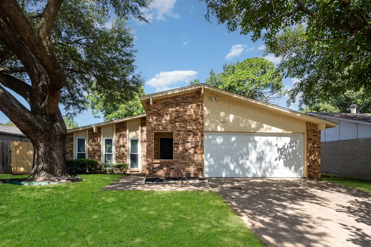 2614 Crestmoor Court, Arlington, TX 76016 - Image #1