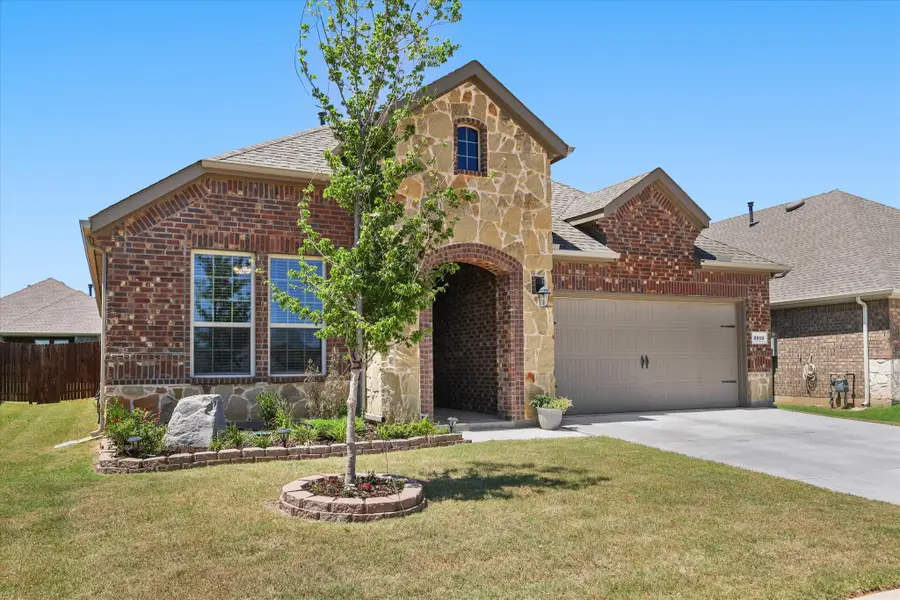 2919 Shetland Drive, Aubrey, TX 76227 - Image #3