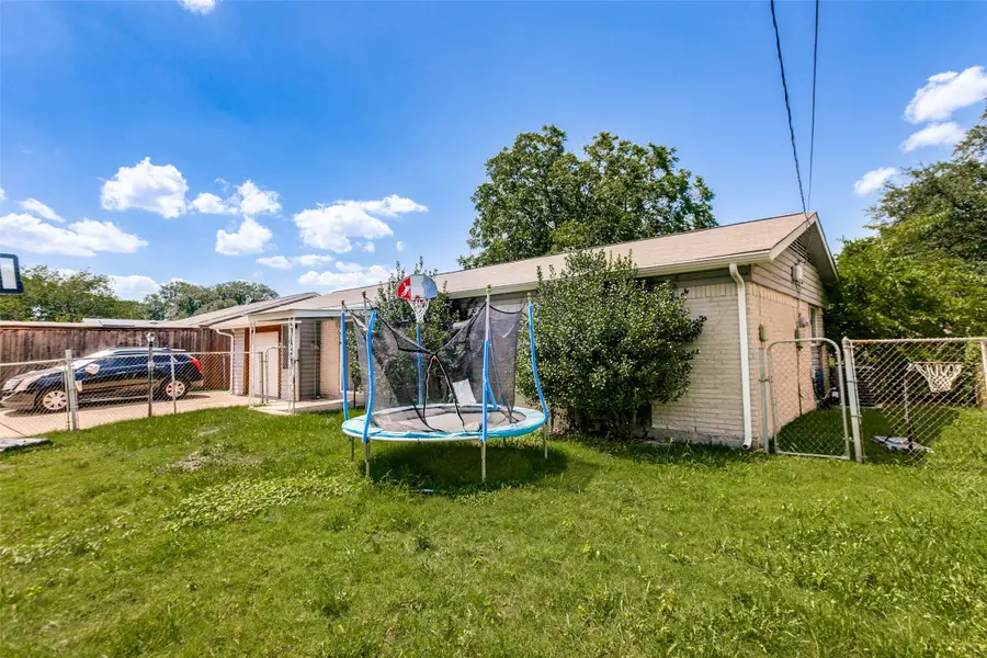 1130 Larkspur Drive, Richardson, TX 75081 - Image #3