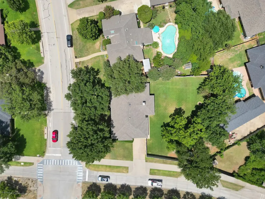 490 Sellmeyer Lane, Highland Village, TX 75077 - Image #2