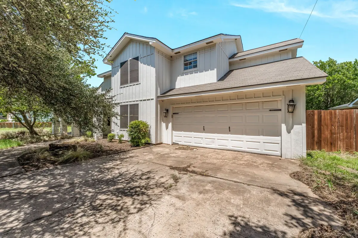 1925 N Dale Avenue, Stephenville, TX 76401 - Image #1