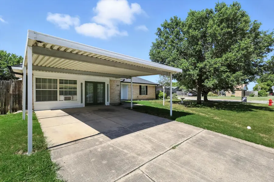 200 Hialeah Park Street, Saginaw, TX 76179 - Image #2