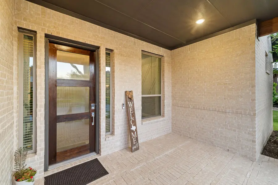 8218 Glastonbury Drive, Frisco, TX 75035 - Image #2