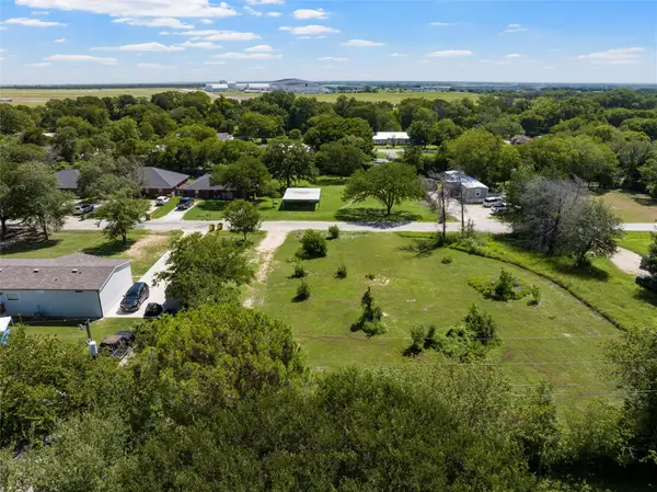 1604 Travis Street, Bellmead, TX 76705