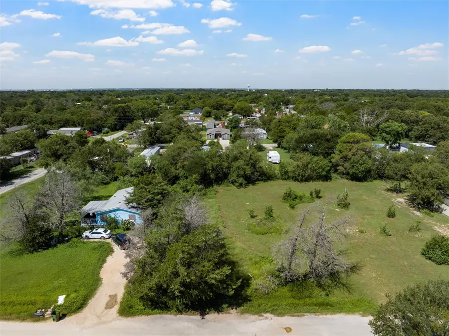 1608 Travis Street, Bellmead, TX 76705 - Image #2