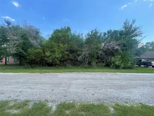 35033 Oak Wood Drive, Whitney, TX 76692