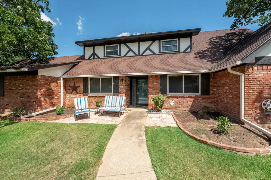 2119 Prestonwood Drive, Arlington, TX 76012 - Image #2