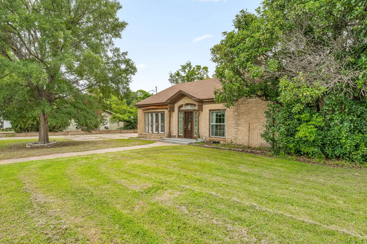 941 S Texas Street, De Leon, TX 76444 - Image #1