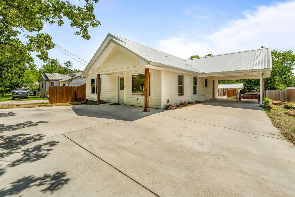 306 Dale Avenue, Stephenville, TX 76401 - Image #1