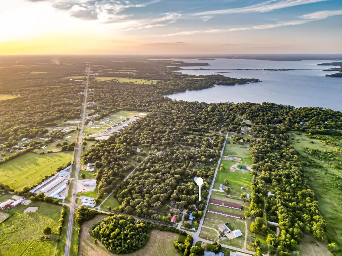 208 N Old Indian Trail, Tool, TX 75143 - Image #1