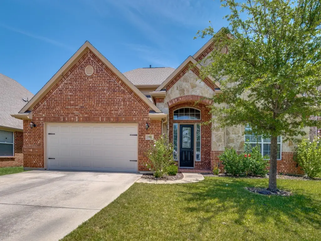 1902 Fountain Wood Drive, Euless, TX 76039 - Image #1