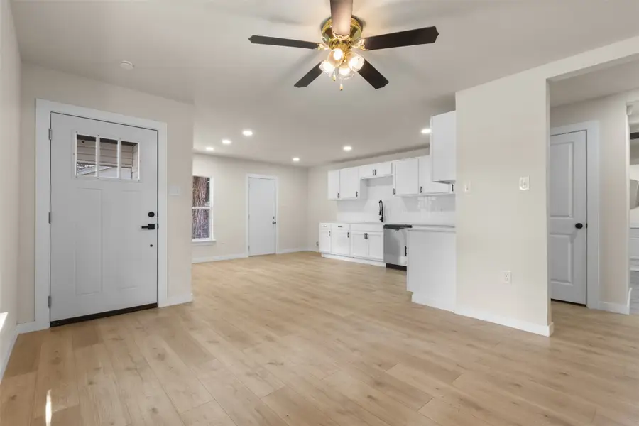 8223 Jacobie Boulevard, Dallas, TX 75217 - Image #3