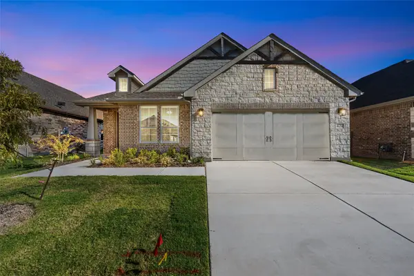 420 Pickett Creek Drive, Aledo, TX 76008