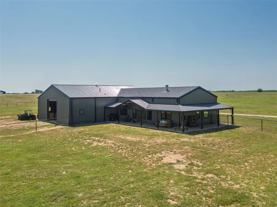 5543 Gray Road, Nocona, TX 76255 - Image #2