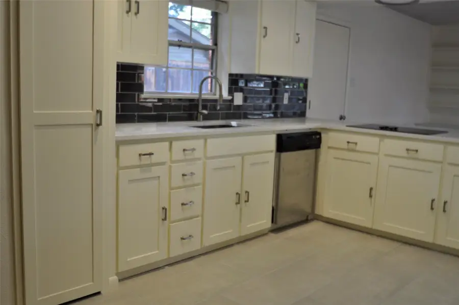 704 Ridgedale Drive, Richardson, TX 75080 - Image #3